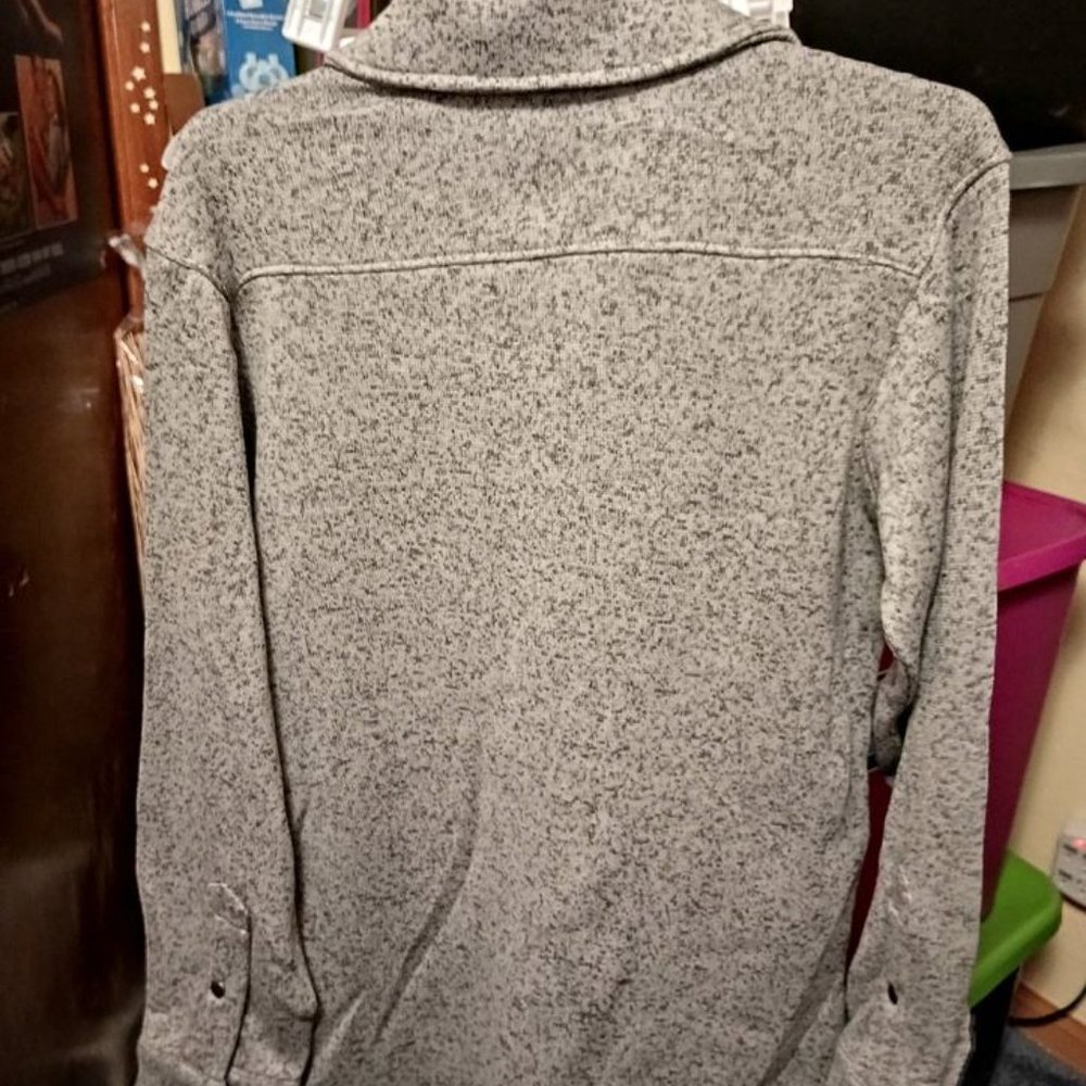 Rivalry Threads Gray Button-Up Shirt - Picture 5 of 11